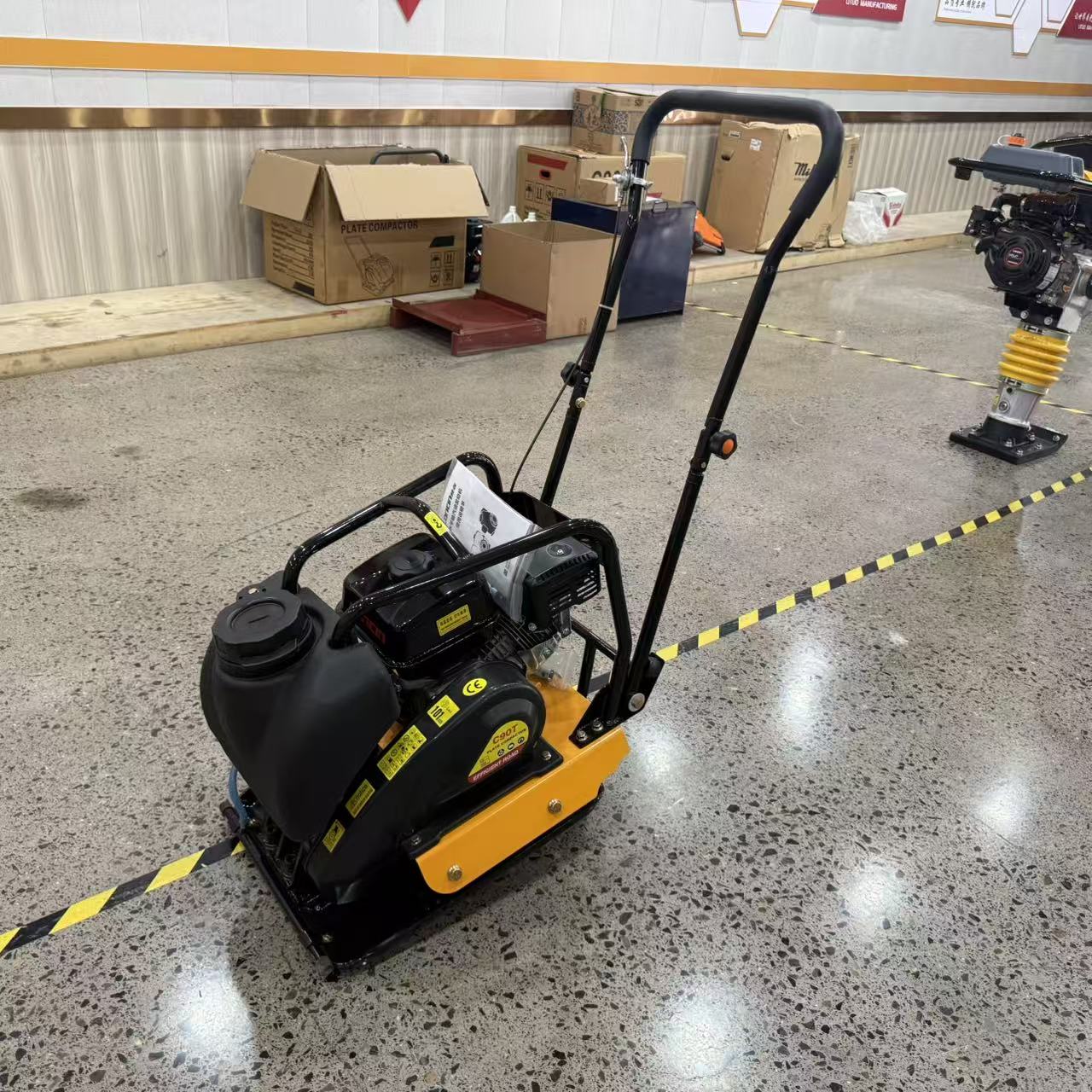 Plate Compactor Vibrator - ヘビーデューティーエンジンコンクリートバイブレータープレートコンパクター土壌コンパクター6.5HPモデルZX-C90T販売中